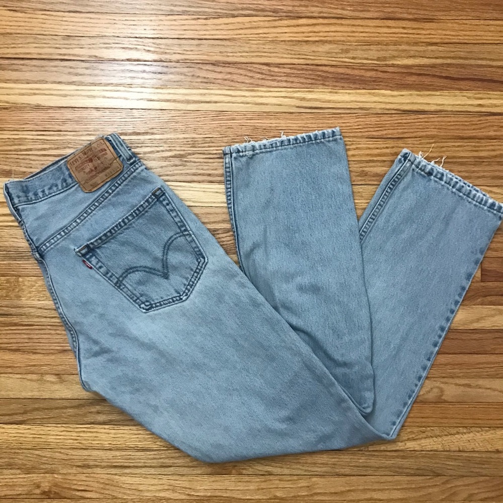Levi’s 505 High-Waisted Light Wash Jeans 33 x 34